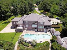 R Kelly S Former Atlanta House For Sale Daily Mail Online