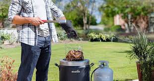 The internal temperature must be 180 degrees f (80 degrees c). Thanksgiving Safety Tips For Deep Frying A Turkey Without Setting Your House On Fire Cnet