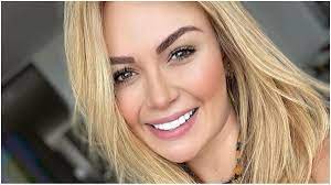 Sara Uribe se puso su bikini más caliente y presumió su parte trasera