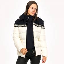 Don't worry sports lovers, the armani exchange jacket and coat collection also has a wide array of items especially for you. Armani Exchange Jackets For Womens 50 Off Danda Com Pe