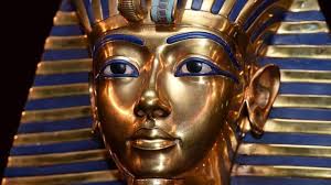 وتشير لعنة الفراعنة إلى الاعتقاد بأن أي شخص يزعج مومياء لشخص مصري قديم، خصوصا لو كان من ملوك الفراعنة فستحل عليه لعنة. ÙØ¹ÙØ© Ø§ÙÙÙÙÙØ§Ø¡ Ø£Ù ÙØ¹ÙØ© Ø§ÙÙØ±Ø§Ø¹ÙØ© Ø¨ÙÙ Ø§ÙØ­ÙÙÙØ© ÙØ§ÙØ®ÙØ§Ù Ø£ÙØ§ Ø£ØµØ¯Ù Ø§ÙØ¹ÙÙ