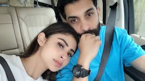 Mouni Roy returns home after spending 9 days in hospital, see pics