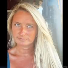 I'm looking back at all the It Ends With Us clips I was sent while  everything was happening and I just lingered over this still for so long. A  picture is worth