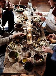 Trucos y consejos cena merienda tapas aperitivo amigos general. Te Ayudamos A Preparar Una Cena Con Amigos En Casa Stylight