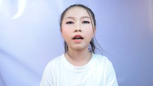 ມາ​ຮູ້ຈັກ​ກັບ​ນ້ອງນາງ​ເຊັ່ງຢ່າງ​.​ຜູ້​ເຂົ້າ​ປະກວດ​ເດີນແບບ​ບັນດາ​ເຜົ່າ​ອາ​ພອນ​ປີໃໝ່​ລາວ​2024​ລຸ້ນ​  2. ທີ່​ເດີ່ນ​ລາວ​ສຳພັນ​ບ້ານ​ນາ​ຄູນ​ເມຶອງ​ແປກ​ແຂວງ​ຊຽງ​ຂວາງ,  ວັນ​ທີ່​11​ເດືອນ​4​ປີ​ 2024. ...