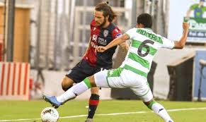 Nahitan michel nández acosta (born 28 december 1995) is a uruguayan professional footballer who plays as a midfielder for serie a club cagliari and the uruguay national team. Nahitan Nandez Se Abre Paso En La Agenda De La As Roma