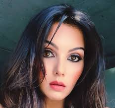 Repost from @psych_today • It's easy to get swept off your feet early in  the relationship and imagine that rush will last forever. "We might like to  think that we're in total