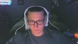 Eli Arias (@eliarias1) vysiela LIVE