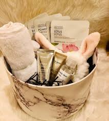 dr jart مجموعة الإشراقة من سعر المجموعة 251 ريال شامل التوصيل عنايه هدايا الرياض gifts ice bucket