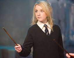 Der zweite zauberstab von luna lovegood ist aus einem unbekanntem holz und einem unbekanntem kern hergestellt. Luna Lovegoods Zauberstabe Harry Potter Lexikon Fandom