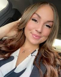 Tess Bryant's Instagram, Twitter & Facebook