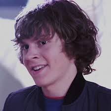 they made him super nerdy in this movie😭 |#fypシ #velocityedits #evanpeters  #russelsleepoveredit #edits #sobitter #nostalgia #evanpetersedits #trend  #viraltiktok #foryou