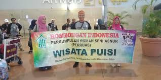 Dengan menempuh pendidikan yang tinggi, maka kehidupan akan mulai berubah secara perlahan. Program Wisata Dan Bengkel Puisi Tingkat Asean Di Brunei Darussalam Fitrianygustariny Com Website Pribadi Ir Fitriany Febby Adiana Gustariny Se Mp M Pd E