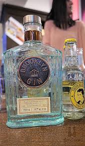 Using the freshest ingredients and traditional small batch distilling, we have created a gin like no other. Brooklyn Gin Amerikaner Mais Basiert Frisch Rund Und Einer Der Besten Gin Whiskyflasche Gut Essen In Munchen