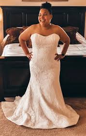 Planning Top 10 Tips To Try On Your Plus Size Wedding Dress At Home The Pretty Pear Bride Plus Size Bridal Magazine Plus Size Wedding Gowns Plus Size Wedding Plus Size Brides