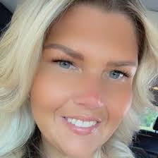 Ashley Dotson's Instagram, Twitter & Facebook