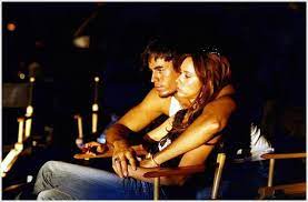 He has scored 150 number of hits all of billboard charts. Enrique And Jenniffer Jennifer Love Hewitt Jennifer Love Enrique Iglesias