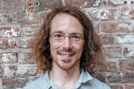 Daniel Simpson's Instagram, Twitter & Facebook