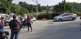 The hearing before judge mohamed zaini. Berita Harian Su Twitter Kuala Lumpur Empat Kereta Polis Dilihat Memasuki Pekarangan Kediaman Bekas Perdana Menteri Datuk Seri Najib Razak Di Jalan Langgak Duta Taman Duta Di Sini Jam 9 15 Pagi Tadi