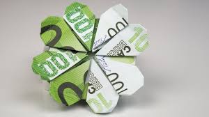 Geldgeschenk Idee Zum Geburtstag Kleeblatt Aus Euro Geldscheinen Falten Origami Anleitung Zum Basteln Eines Kreativen Geldgeschenks Geschenkideen Soldi