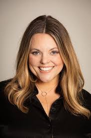 Kelley Mathis's Instagram, Twitter & Facebook