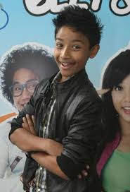 Merupakan pelakon, pengacara dan penyanyi yang mula aktif dalam dunia hiburan sejak tahun 2010. Shafeiq Shazwan Dapat Keistimewaan Di Sekolah Hiburan Mstar