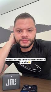 Thomas Santana: Polêmica e Musicas Engraçadas