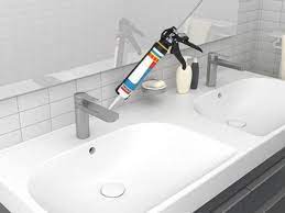 afkitten in badkamer