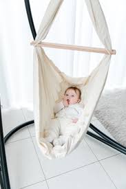 Nehmen sie ihr baby auf den arm und. Schmusewolke Baby Federwiege Natur Avocadostore