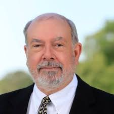 Lee Girard's Instagram, Twitter & Facebook