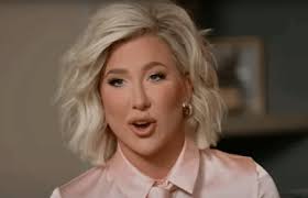 Hacks' Bosses Reveal Surprising and Personal Inspiration Behind Season 4's  Funniest Dance Mom Scene (Exclusive)