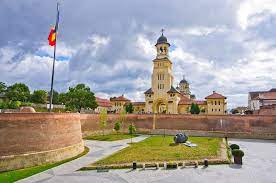 Ce program au muzeele din cetatea alba iulia? 10 Cele Mai Frumoase Locuri Din JudeÈul Alba