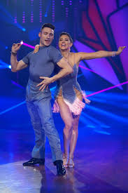 Danke für eine show voller charaktere, musik, farben und überraschungen. Let S Dance 2018 Show 1 Jessica Paszka Und Robert Beitsch Starsontv