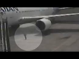 A person who hides aboard a ship or other conveyance in order to obtain free passage. Watch Teen Stowaway Exit Wheel Well Of Plane Youtube