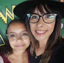 📻 Thank YOU for allowing us to do what we love! Blessings y Mil Gracias  #WorldRadioDay We love you familia 🤍🙏🏼 Follow us! @edgarisotelo  @itsvanessasida @eddiesotelo @kimberlyigarciaa #ShoboyShow #WorldRadioDay  #RadioLovers #PuraBuenaVibra