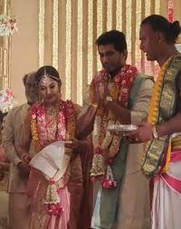 Soundarya rajinikanth and vishagan vanangamudi's first photos from their wedding at the leela palace hotel in chennai are out. Soundarya Rajinikanth And Vishagan Vanangamudi Wedding Dhanush Kamal Haasan And Others Clicked Arriving Pinkvilla