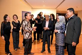 Kini baru kau sedar (s. Lantunan Suara Sanisah Huri Bawa Penonton Susuri Era 1960 An Berita Setempat Beritaharian Sg