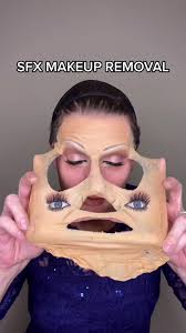 Tammy Faye Removing Her Makeup