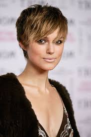 Schauspielerinnen und sängerinnen vor und nach: 1001 Haarfarben Trends 2021 Inspirationen Von Den Stars Kurze Haare Stylen Kurzhaarfrisuren Kurze Haare Modell