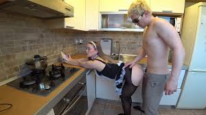 Empregada sexy libera a xereca pro patrão dotado e gostoso - Porno Mineiro