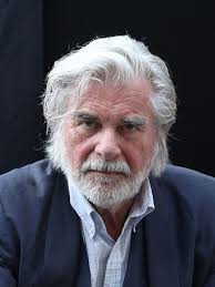 Sie hat viele jahre in hamburg gelebt und wohnt jetzt in münchen. Peter Simonischek Biographie Et Filmographie