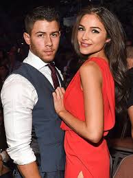 Nick Jonas Spotted With Girlfriend Olivia Culpo In Las Vegas Moda Verano Chicas Moda