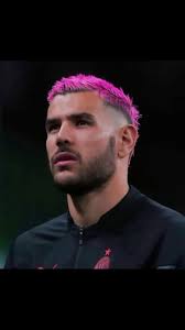 Theo Hernandez Corte De Cabello