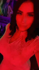 Denise Duron's Instagram, Twitter & Facebook