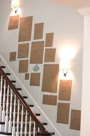 How To Hang Pics Up Wall Idee Deco Tableau Deco Escalier Deco Cage Escalier