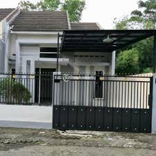 Desain rumah 2 lantai yang terlihat 1 lantai youtube sadie doyle model rumah minimalis tanpa garasi dan pagar adalah pilihan yang tepat jika ingin membangun rumah di lahan sempit dan pendek. Rumah Minimalis 1 Lantai Ada Carport Harga Murah Bisa Nego Di Malang Tribunjualbeli Com