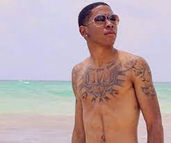 Taylor's net worth is estimated to be $2.5 million as of 2021. Ken Walker Bio Facts Family Life Of Vlogger