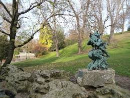 Le Dieu Pan Du Parc Des Buttes Chaumont Paris 19e 75 Paris Cote Jardin Buttes Chaumont Dieu Pan Paris
