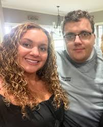 Autism family shares hopeful restaurant experience