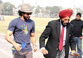 Legendary indian athlete milkha singh, 91, passed away in a local hospital here at 11:30 pm on friday, said a statement from the post graduate institute (pgi) of his daughter, mona milkha singh, who is also a doctor, was monitoring his health. Farhan A Duplicate Copy Of Me Milkha Singh Bollywood News India Tv